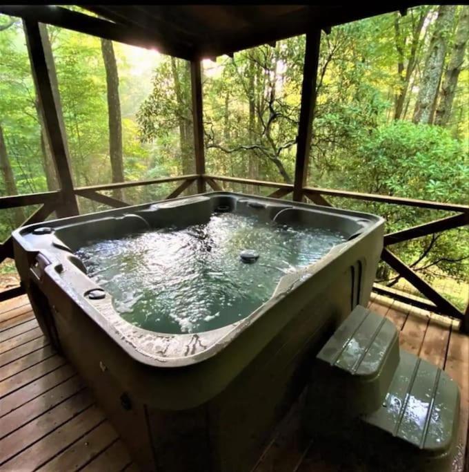 Bear Den Bungalow With Hot Tub Near Blue Ridge And เอลลิเจย์ ภายนอก รูปภาพ